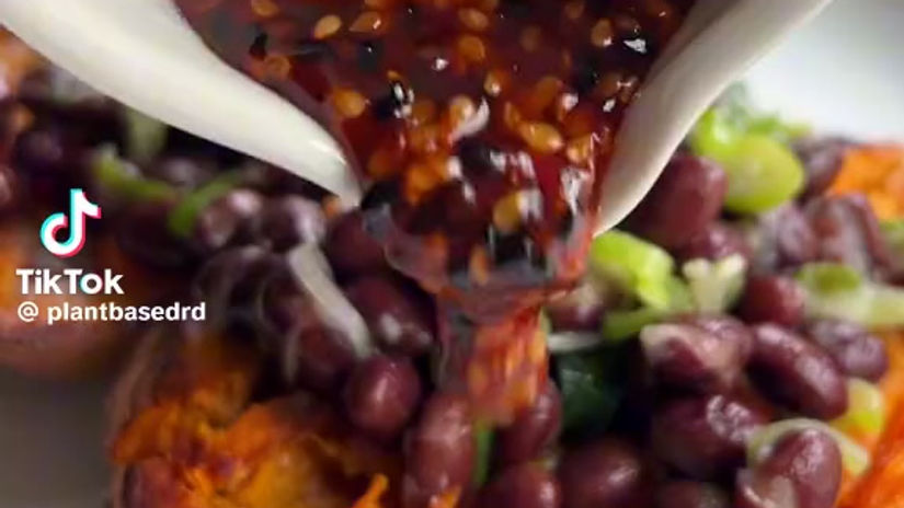 Baked sweet potato with black beans